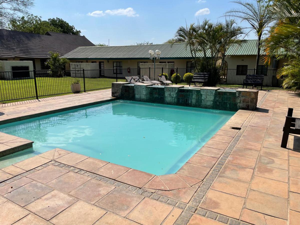 Buffalo Hotel Hectorspruit Экстерьер фото