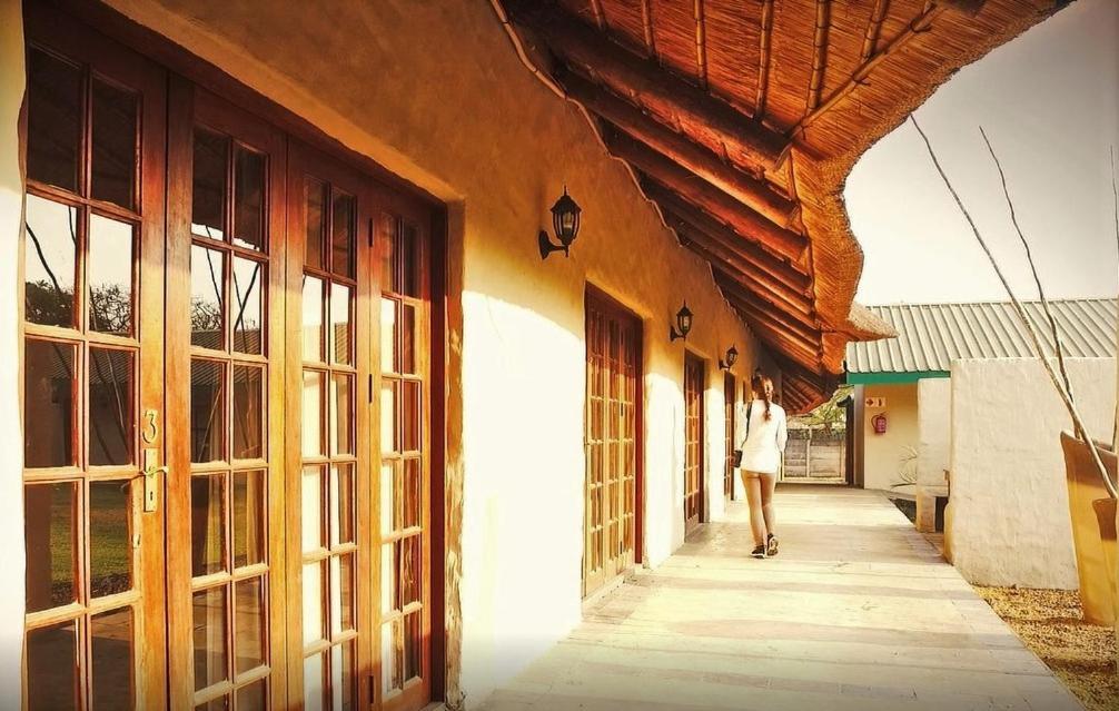 Buffalo Hotel Hectorspruit Экстерьер фото